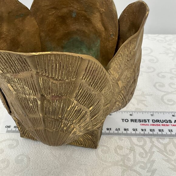 Vintage MCM Hollywood Regency Brass Clam Shell Planter or Vase - Picture 5 of 9